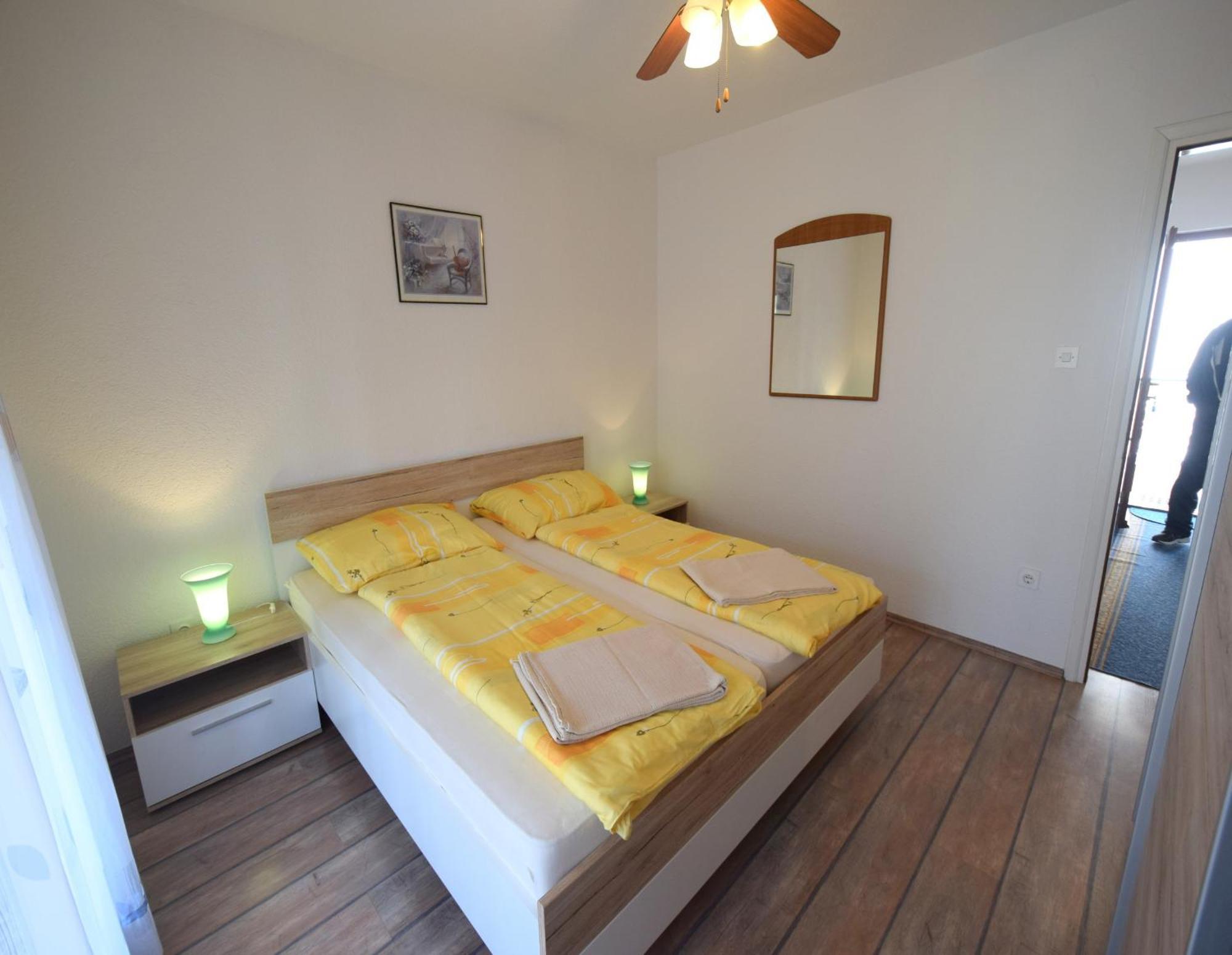 Apartments Martin Malinska Esterno foto