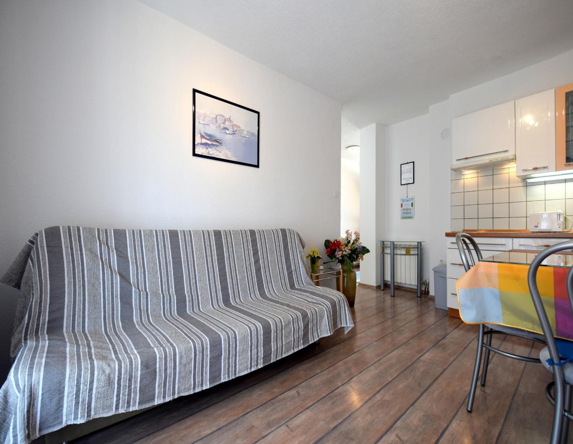 Apartments Martin Malinska Esterno foto