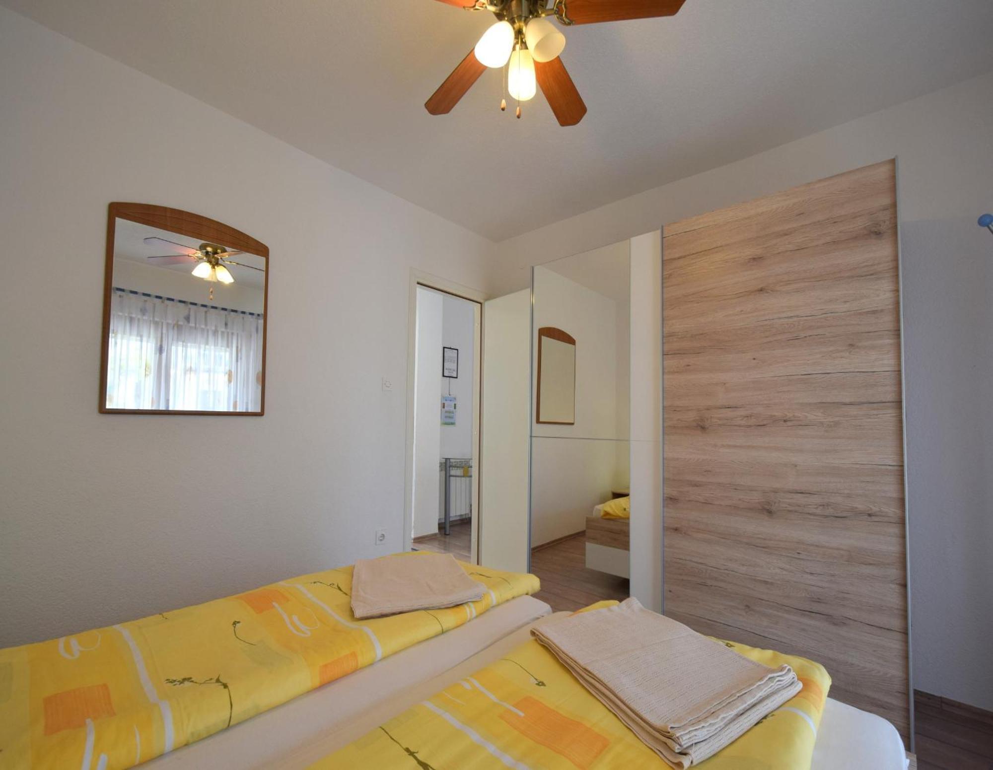 Apartments Martin Malinska Esterno foto
