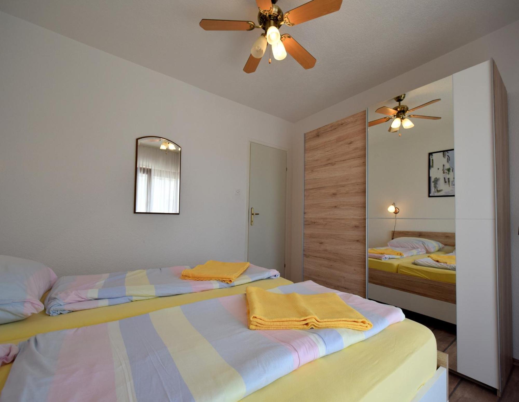 Apartments Martin Malinska Esterno foto
