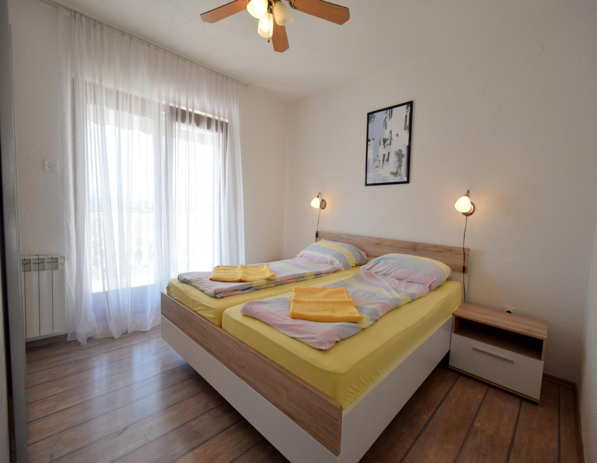 Apartments Martin Malinska Esterno foto