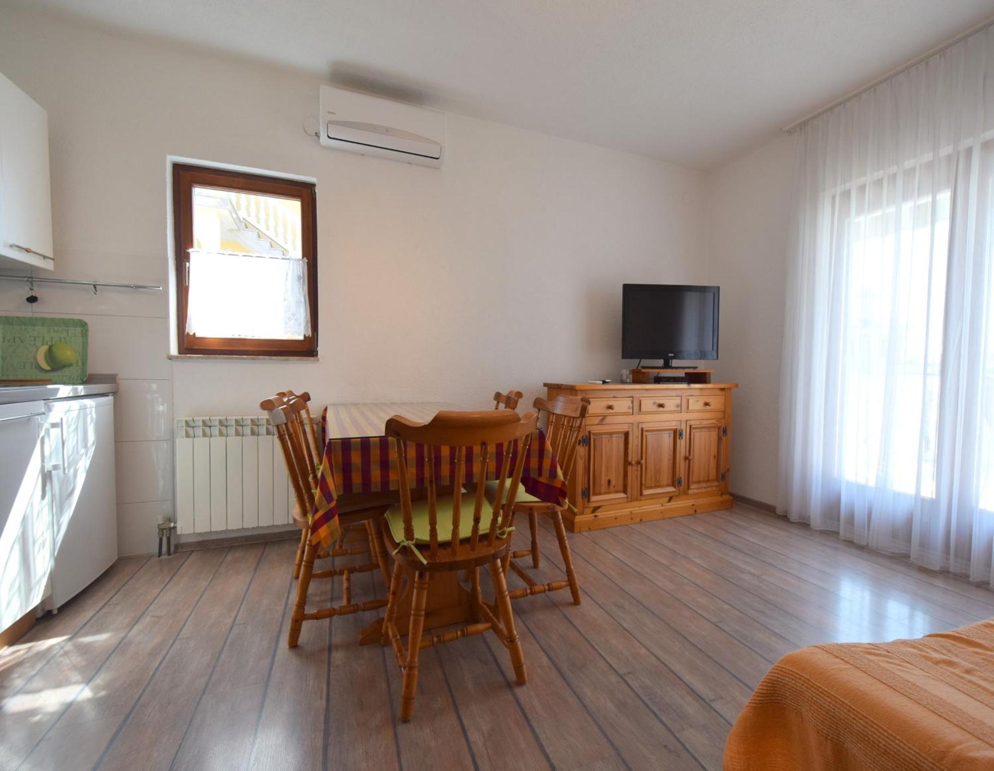 Apartments Martin Malinska Esterno foto
