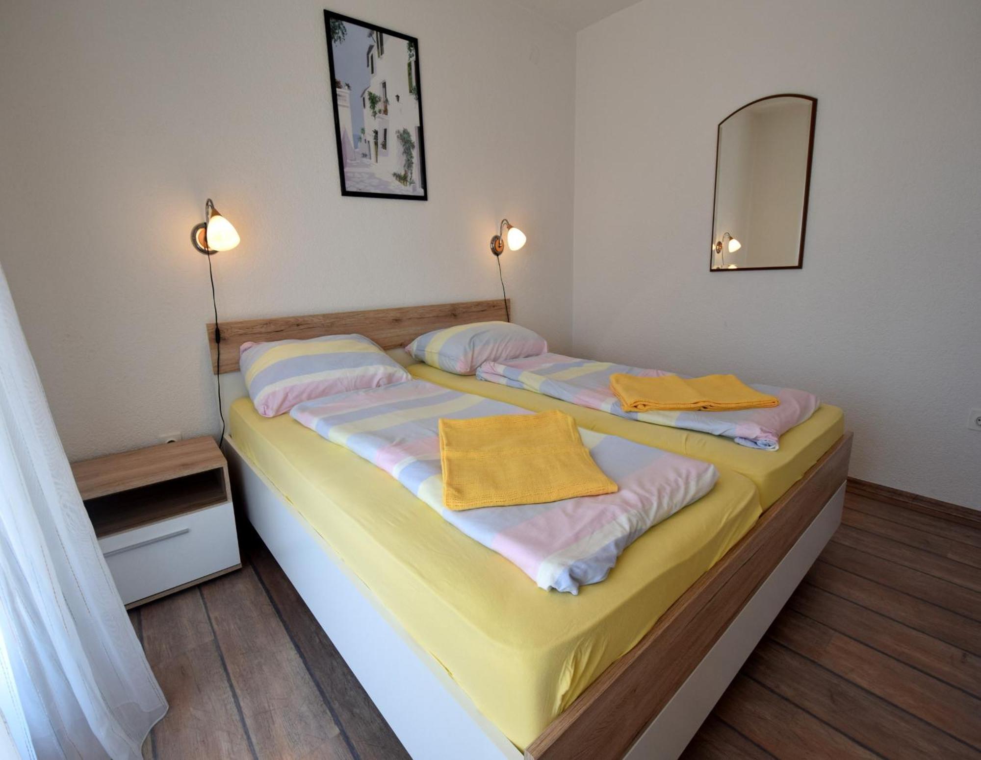 Apartments Martin Malinska Esterno foto