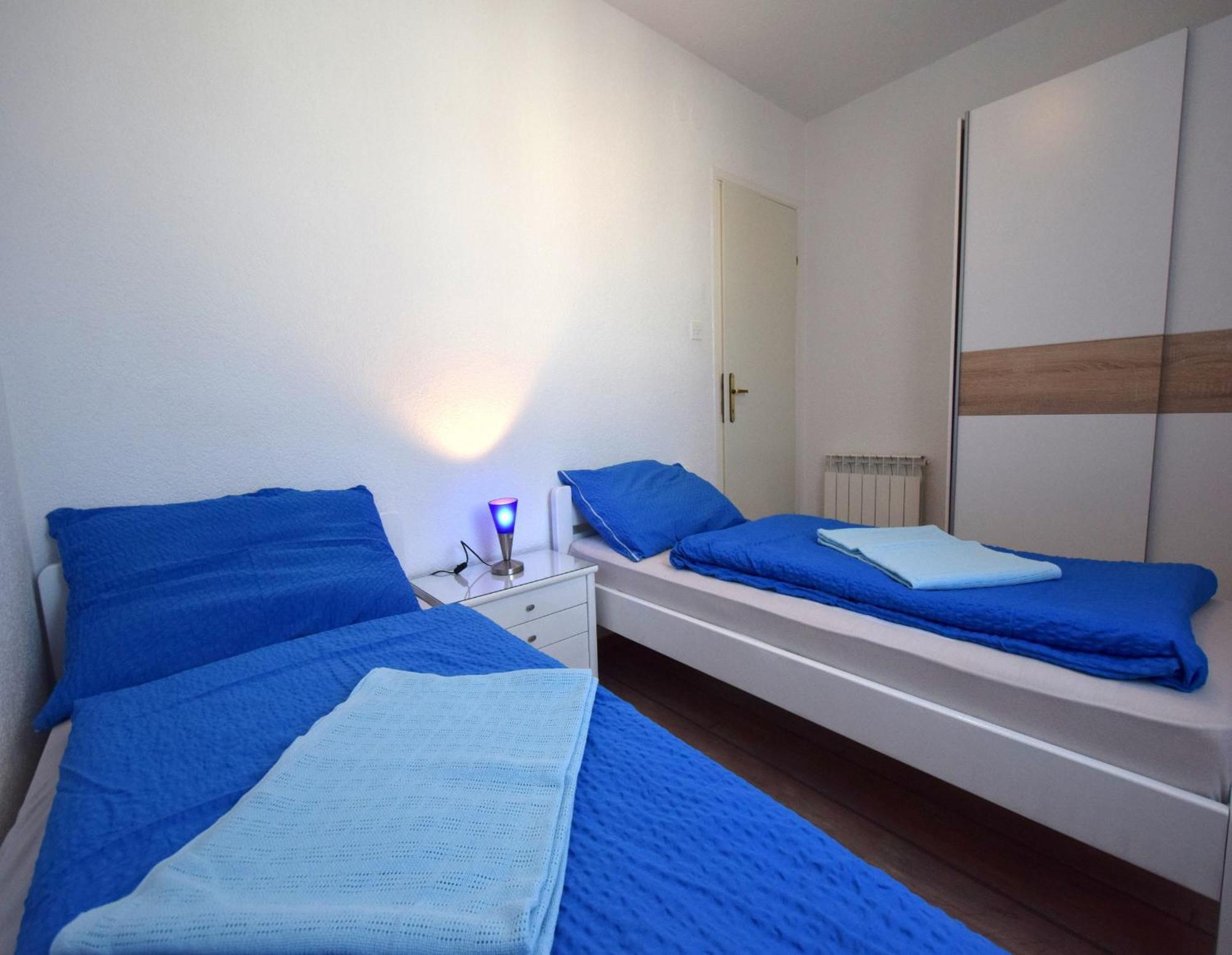 Apartments Martin Malinska Esterno foto